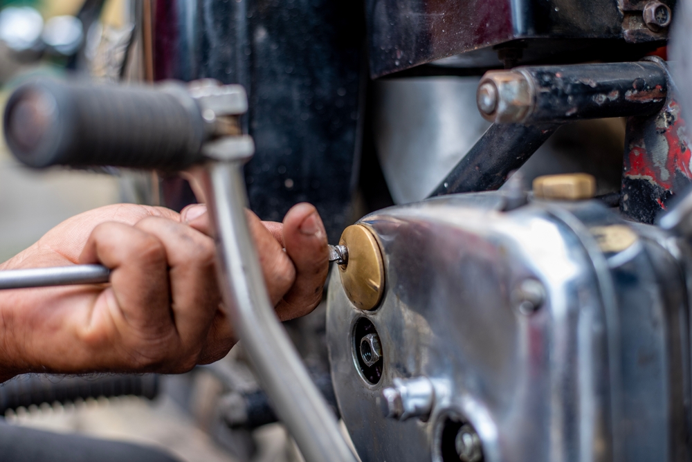 Bike Oil Change Cost Pune 2026: ₹299 [All Brands]